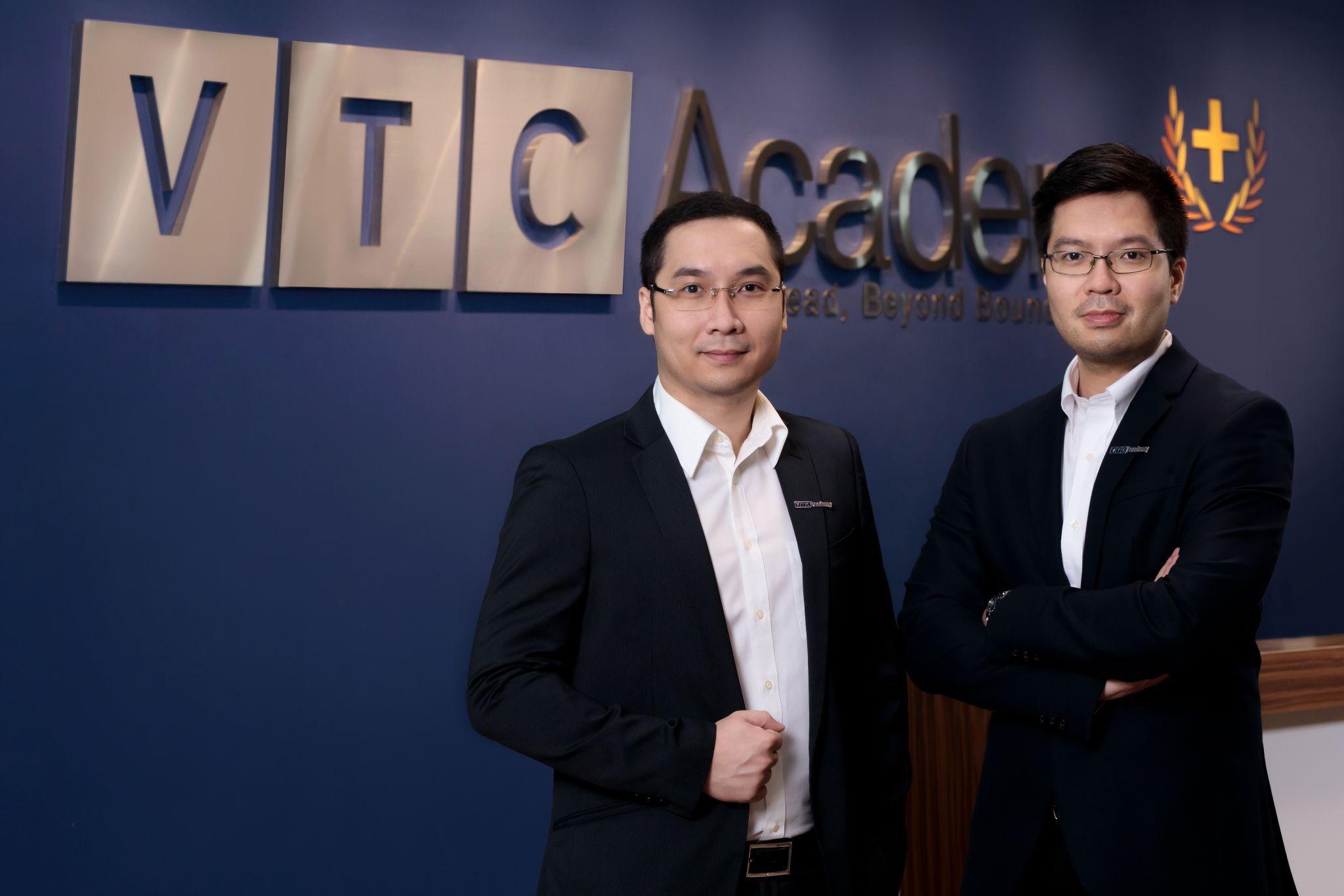 Ông Hoàng Việt Tùng (trái) - Chủ tịch HĐQT VTC Academy và ông Hoàng Việt Tân (phải) - Tổng Giám đốc điều hành VTC Academy