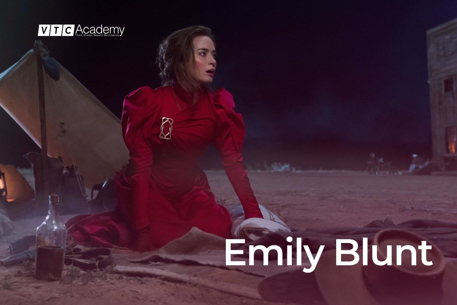 Emily Blunt trong bộ phim The English