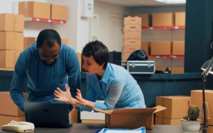 buổi chiều của nhân viên supply chain