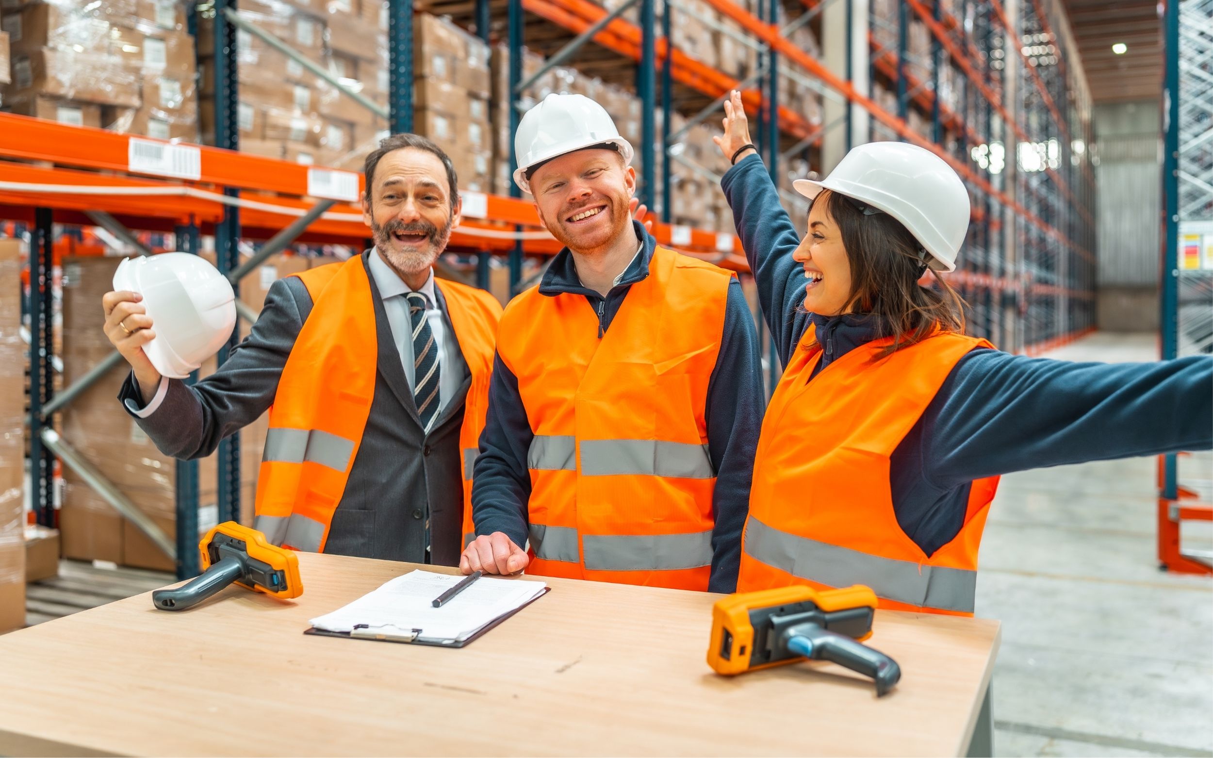 Giải mã nghề Nhân viên hiện trường (Operation Staff): Người hùng thầm lặng của ngành Logistics 3 "Một ngày trên bến cảng": Công việc thực tế của nhân viên hiện trường