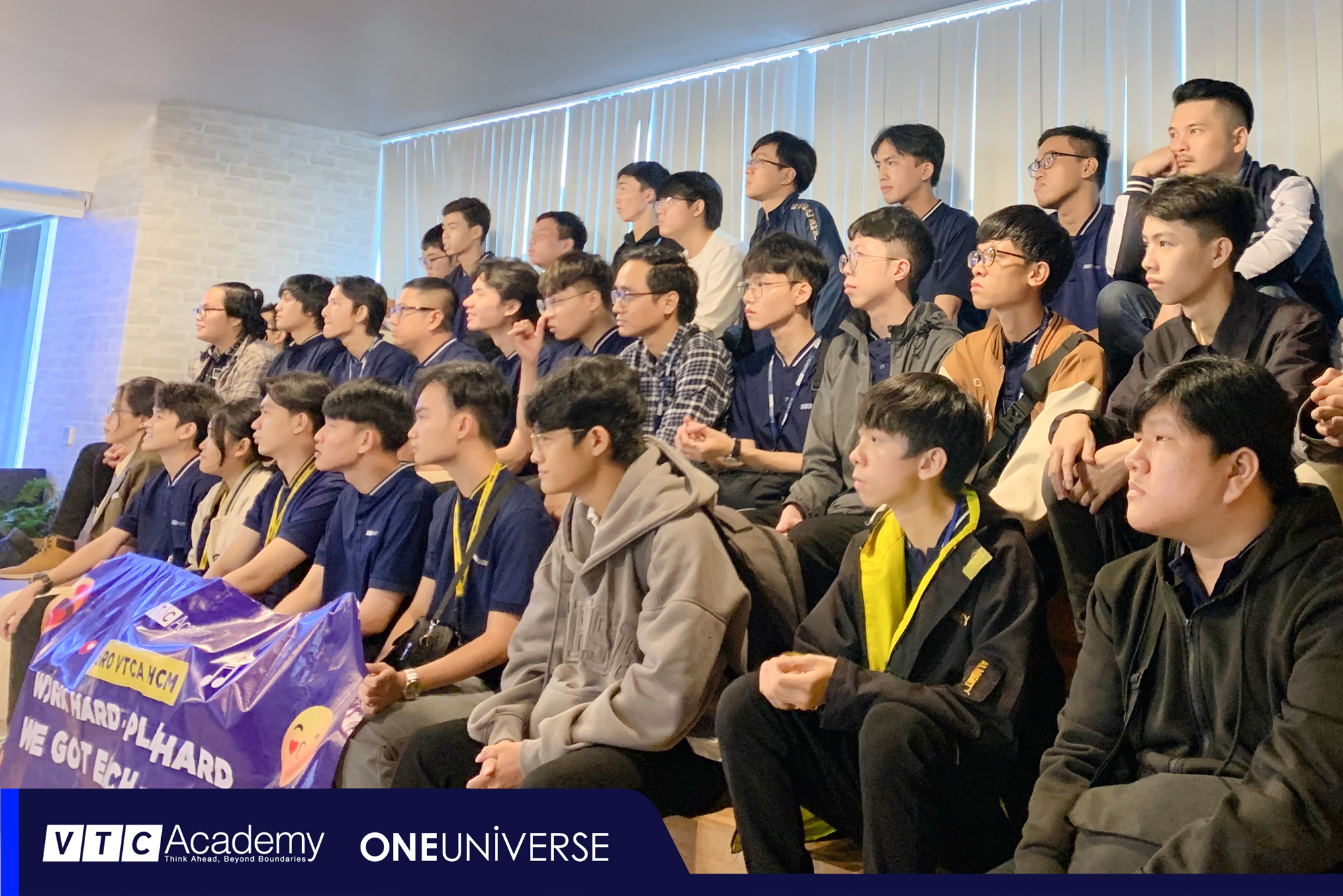 company-tour-one-universe-vn