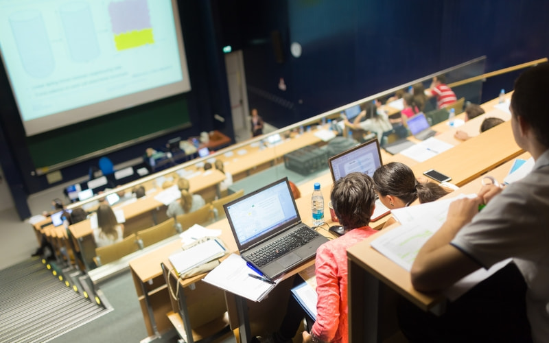 “Vỡ mộng” giảng đường: Chuyện không của riêng ai