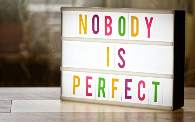 Khi dám sai trở thành tiêu chuẩn của trưởng thành