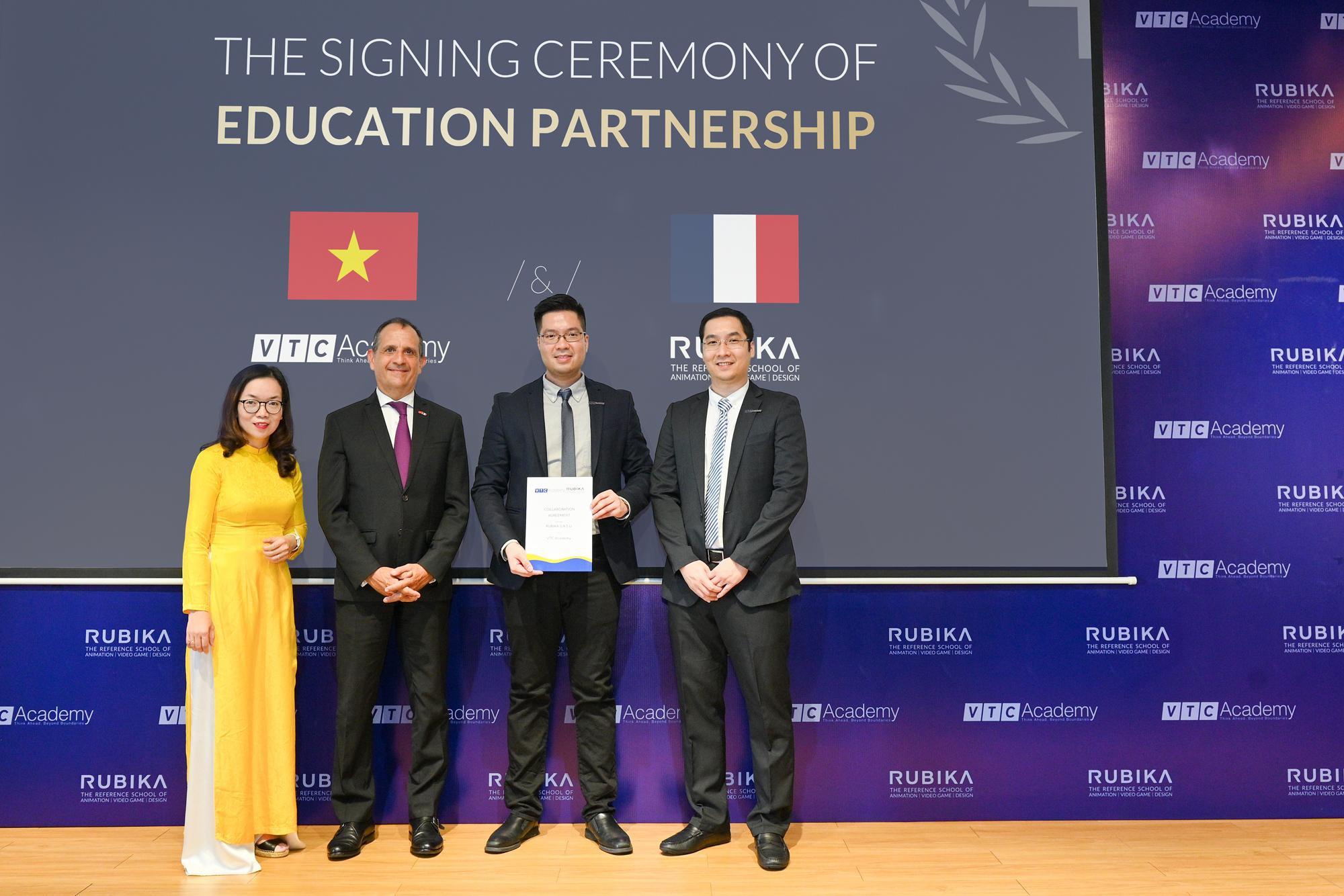 Đại diện VIG - Bà Lê Thị Khánh An tham dự sự kiện Ký kết Hợp tác giáo dục giữa VTC Academy và RUBIKA - Tháng 4.2021