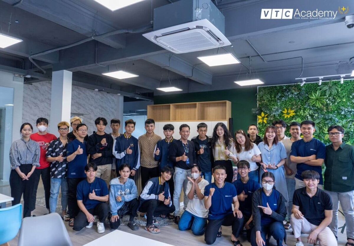 giao-luu-cong-ty-avepoint