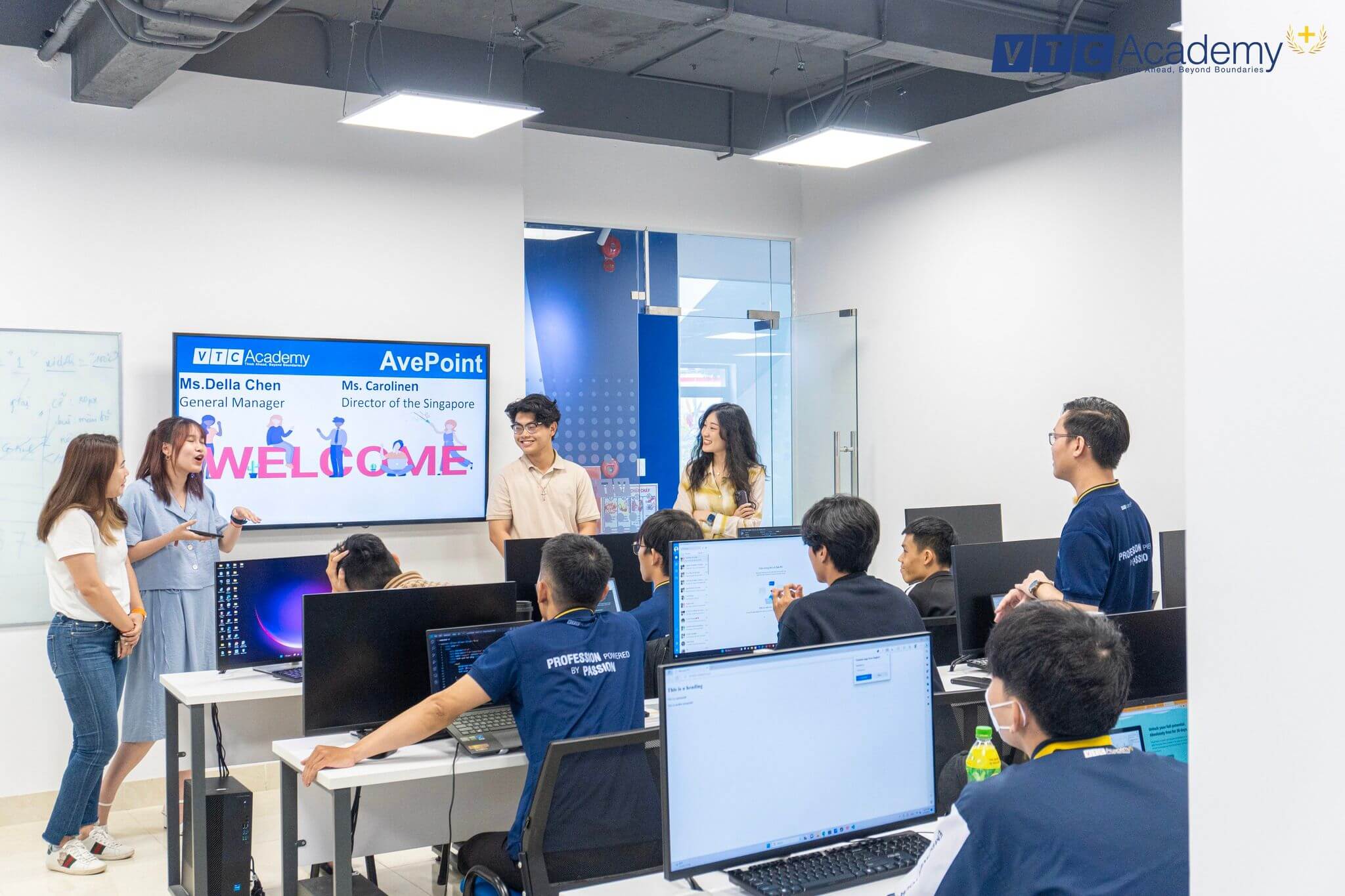 giao-luu-cong-ty-avepoint-3