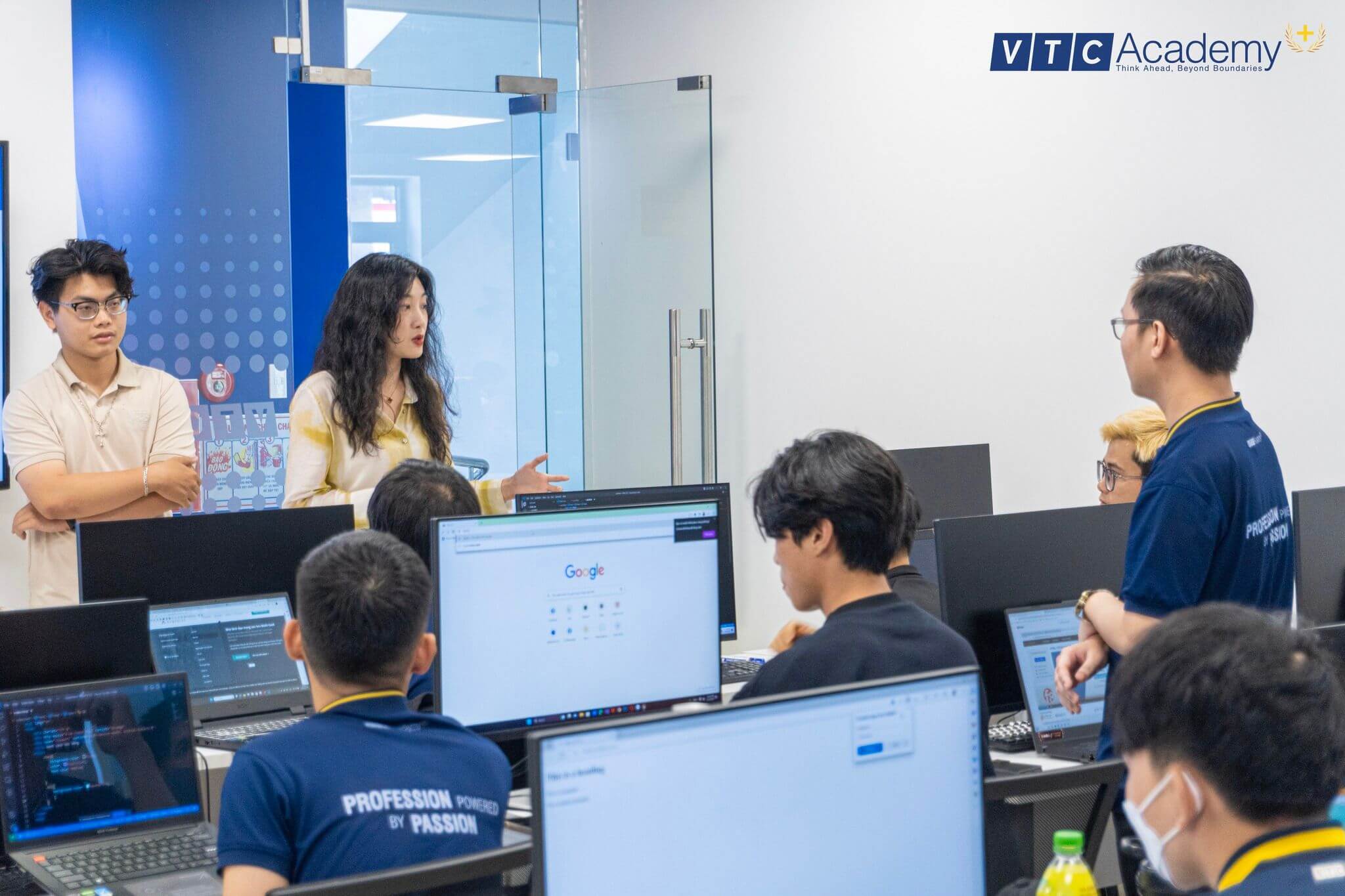 giao-luu-cong-ty-avepoint