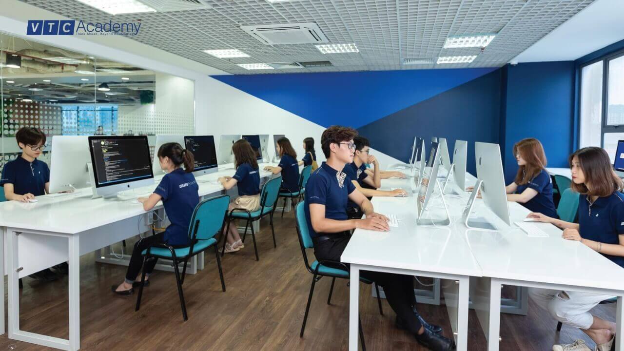 hoc-vien-hoc-lap-trinh-tai-vtc-academy