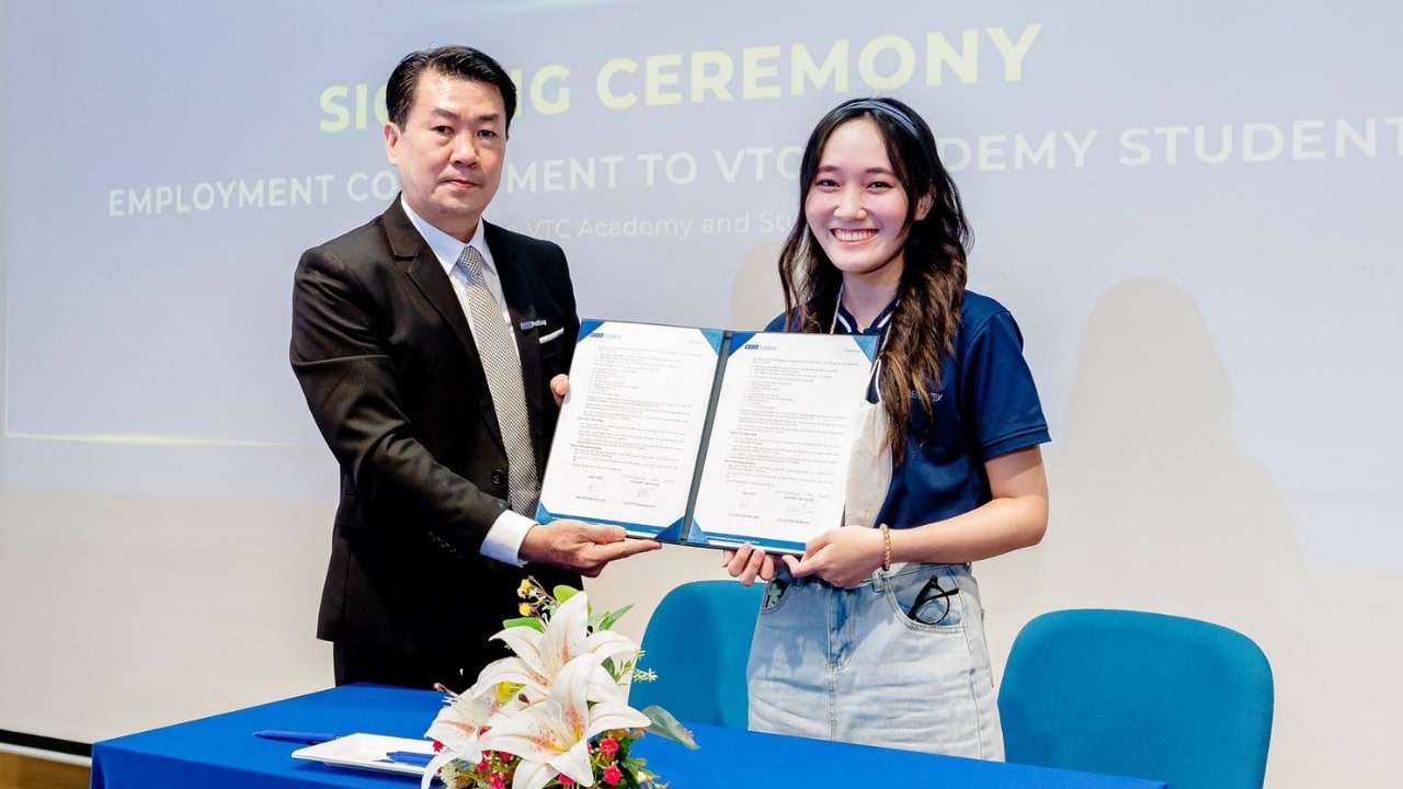 hoc-vien-vtc-academy-ky-cam-ket-ho-tro-viec-lam