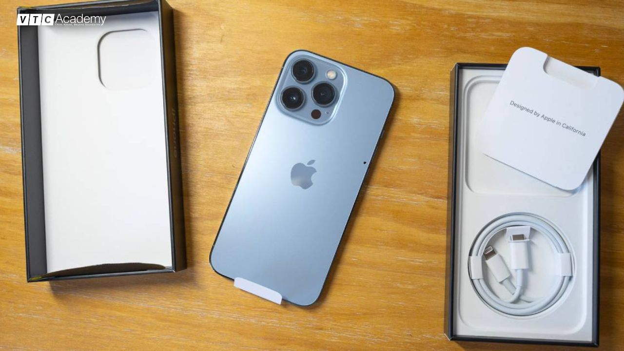 iphone-khong-co-cuc-sac-de-bao-ve-moi-truong