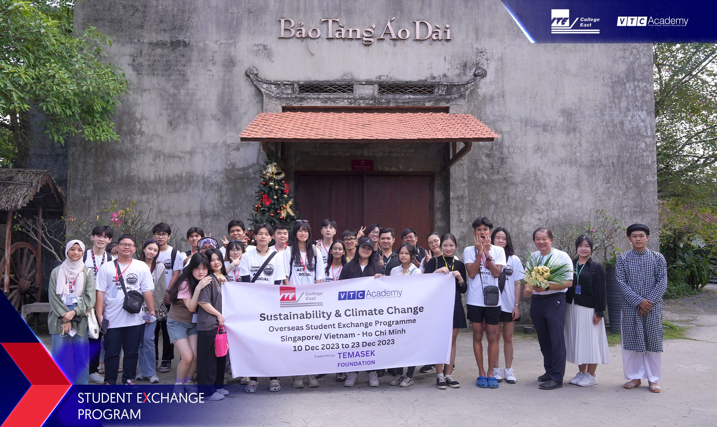 ite-tham-quan-bao-tang-ao-dai