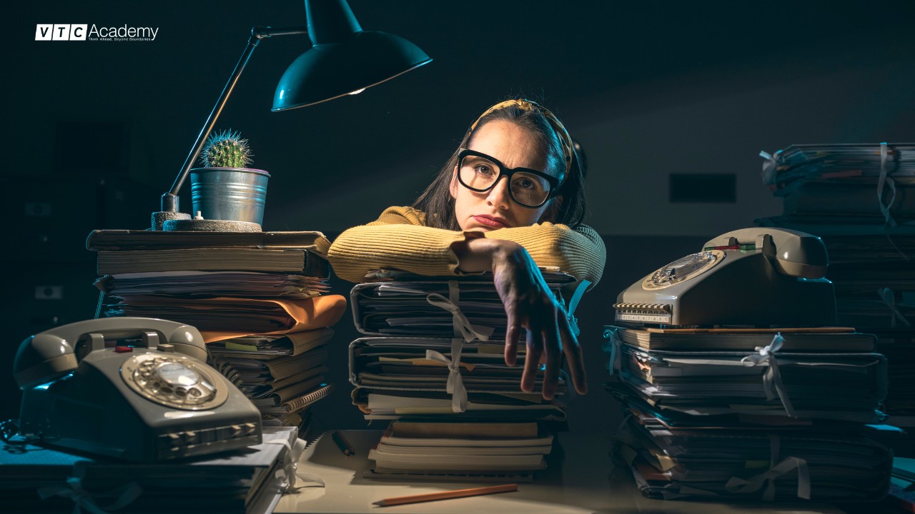 qua-nhieu-kien-thuc-can-tiep-thu