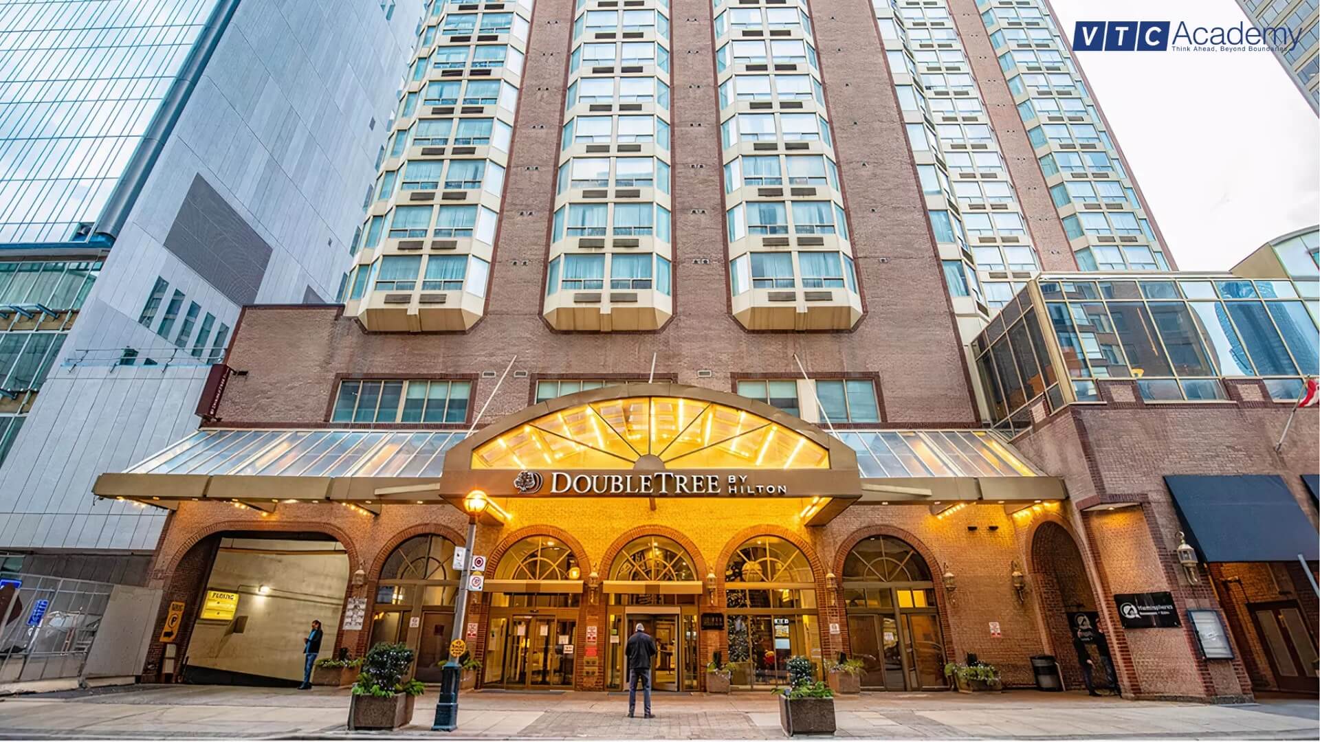 quan-tri-du-lich-khach-san