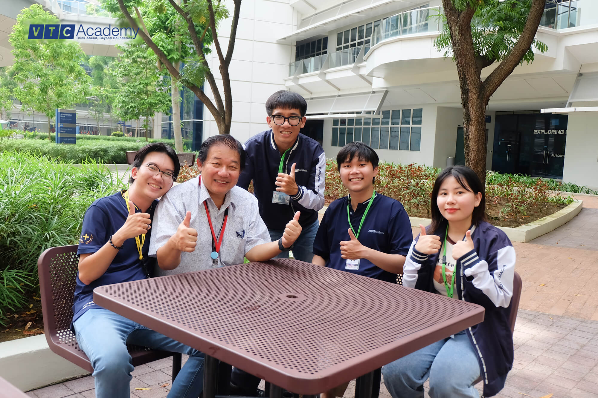 trao-doi-voi-giang-vien